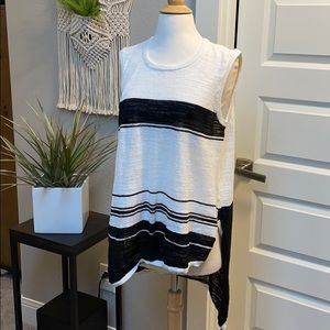 Anthropologie left of center cream black tunic sm
